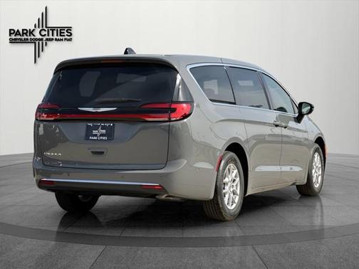 2025 Chrysler Pacifica L