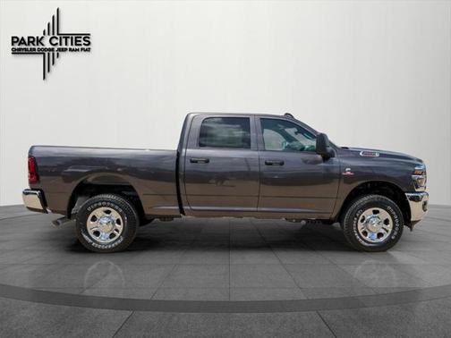 2025 RAM 2500 Tradesman Crew Cab 4x4 6'4' Box