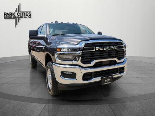 2025 RAM 2500 Tradesman Crew Cab 4x4 6'4' Box