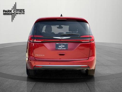 2025 Chrysler Pacifica L