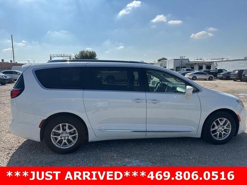 2020 Chrysler Pacifica Touring L