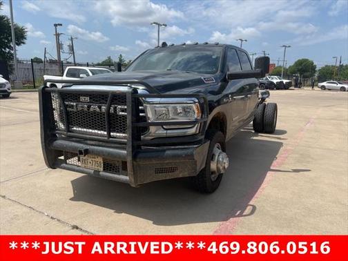 2022 RAM 3500 Tradesman Crew Cab 4x4 8' Box