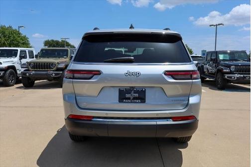 2025 Jeep Grand Cherokee L Laredo