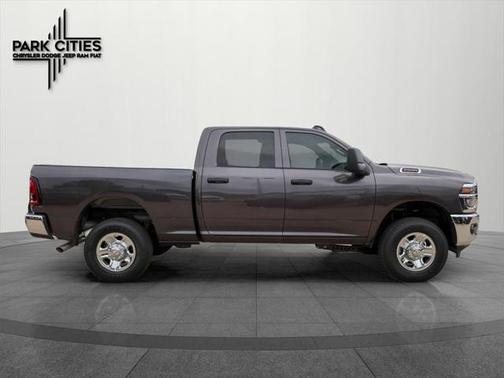 2025 RAM 2500 Tradesman Crew Cab 4x4 6'4' Box