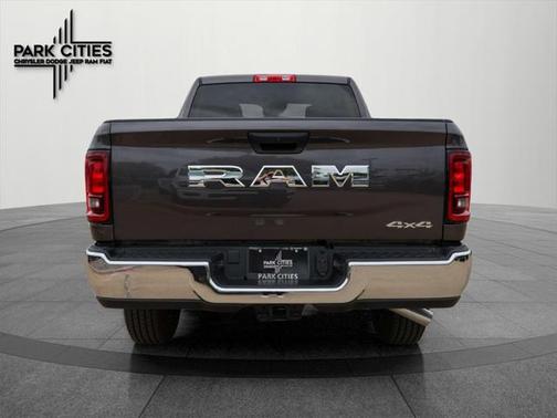 2025 RAM 2500 Tradesman Crew Cab 4x4 6'4' Box