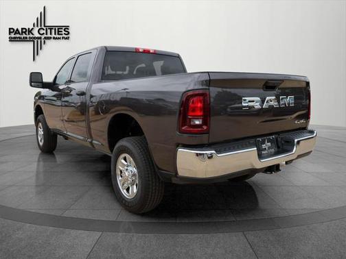 2025 RAM 2500 Tradesman Crew Cab 4x4 6'4' Box