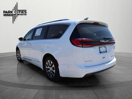 2024 Chrysler Pacifica L