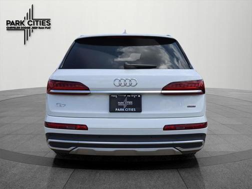 2024 Audi Q7 55 Premium Plus