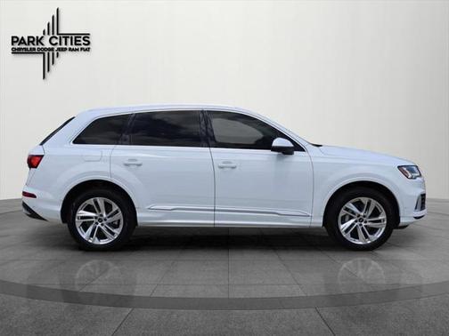 2024 Audi Q7 55 Premium Plus