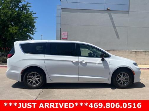 2024 Chrysler Pacifica Touring L