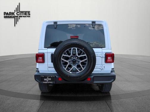 2025 Jeep Wrangler 4-Door Sahara 4x4