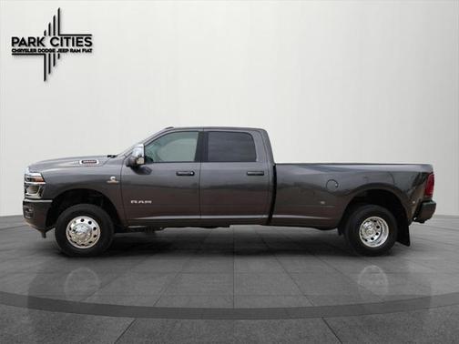 2025 RAM 3500 Laramie Crew Cab 4x4 8' Box