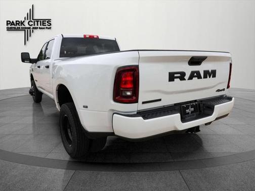2025 RAM 3500 Big Horn Crew Cab 4x4 8' Box