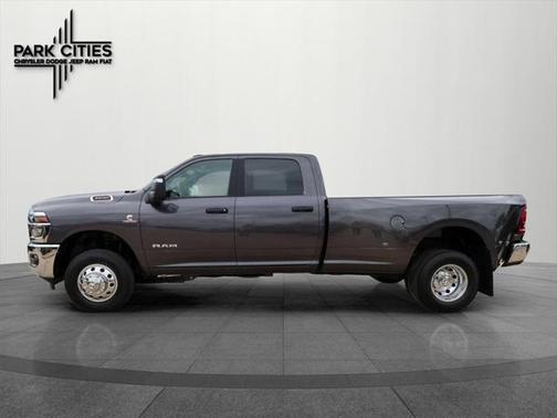 2025 RAM 3500 Lone Star Crew Cab 4x4 8' Box