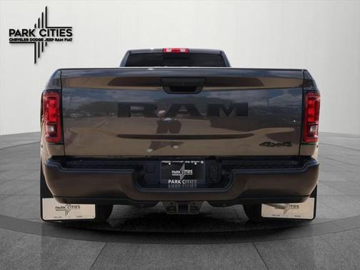 2025 RAM 3500 Tradesman Crew Cab 4x4 8' Box
