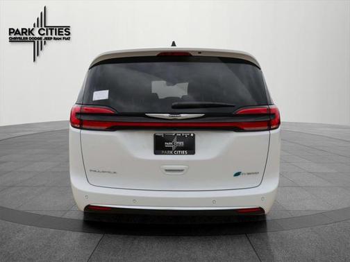 2025 Chrysler Pacifica L