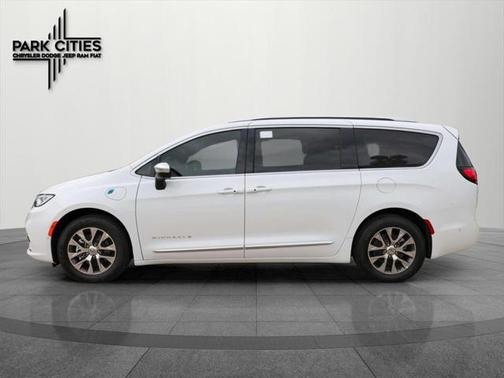 2025 Chrysler Pacifica L
