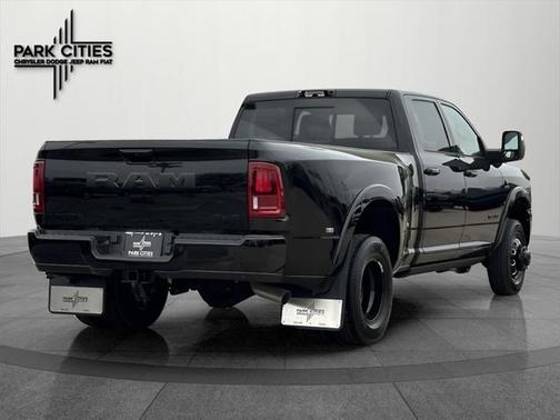 2025 RAM 3500 Limited Crew Cab 4x4 8' Box