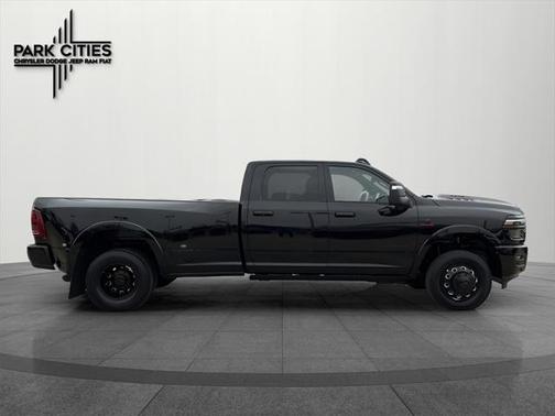 2025 RAM 3500 Limited Crew Cab 4x4 8' Box