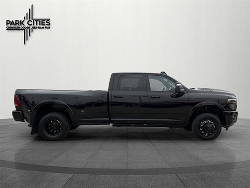 2025 RAM 3500 Limited Crew Cab 4x4 8' Box