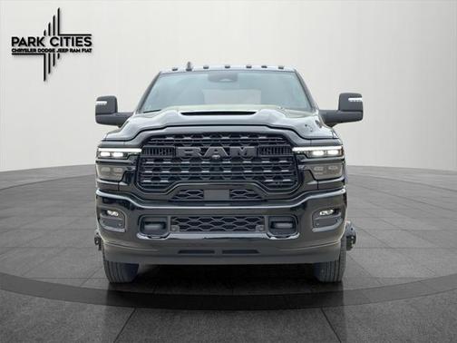 2025 RAM 3500 Limited Crew Cab 4x4 8' Box