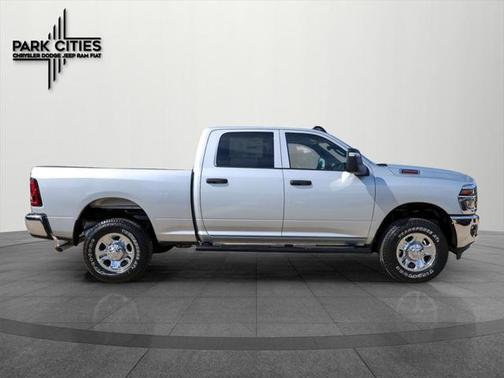 2025 RAM 2500 Tradesman Crew Cab 4x4 6'4' Box