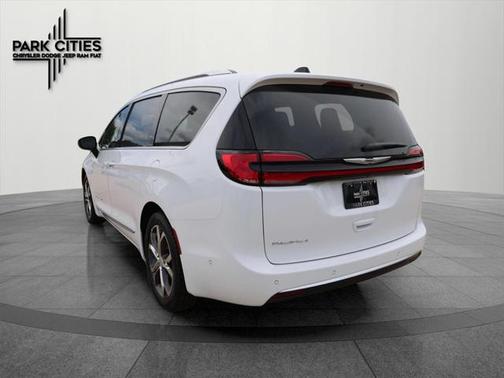 2025 Chrysler Pacifica L