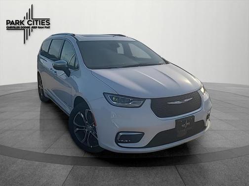 2025 Chrysler Pacifica L