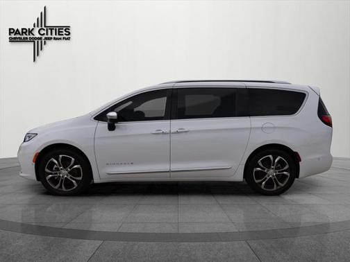 2025 Chrysler Pacifica L