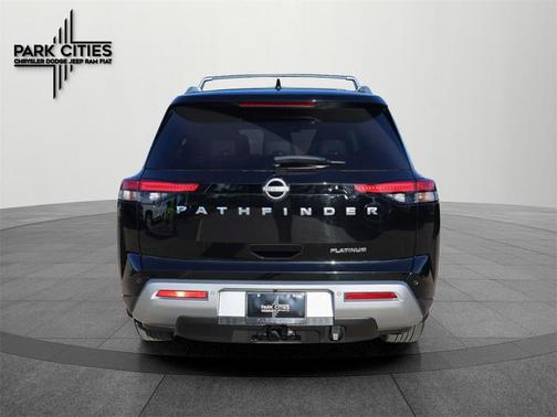2024 Nissan Pathfinder Platinum FWD