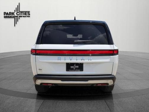 2024 Rivian R1S Adventure