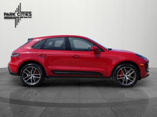 2023 Porsche Macan Base