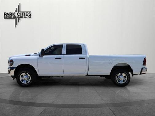2025 RAM 2500 Tradesman Crew Cab 4x4 8' Box