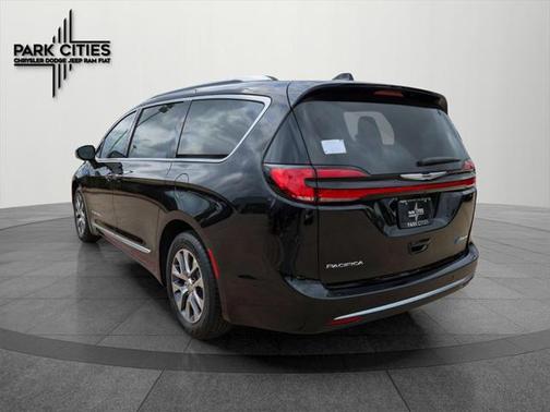 2025 Chrysler Pacifica L