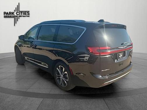 2025 Chrysler Pacifica L