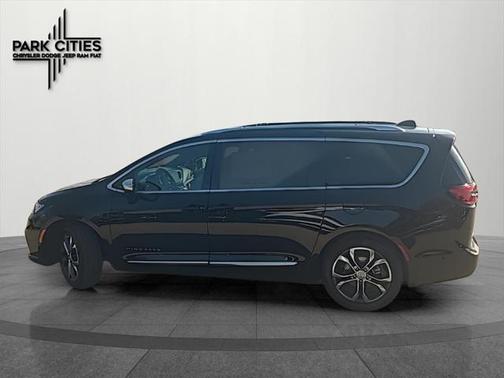 2025 Chrysler Pacifica L