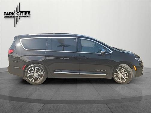 2025 Chrysler Pacifica L