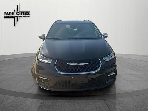2025 Chrysler Pacifica L