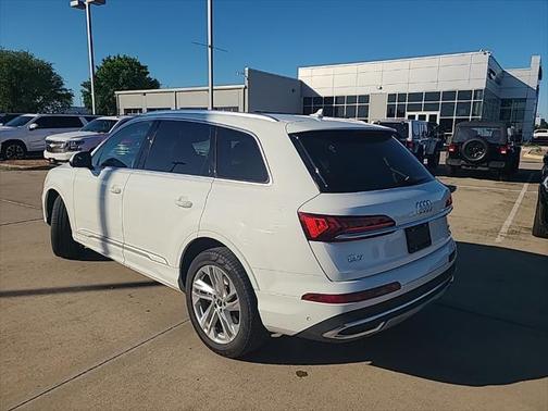 2024 Audi Q7 55 Premium Plus