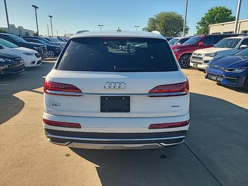 2024 Audi Q7 55 Premium Plus