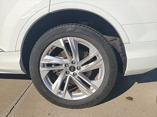 2024 Audi Q7 55 Premium Plus