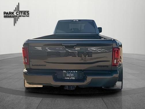 2025 RAM 3500 Laramie Crew Cab 4x4 8' Box
