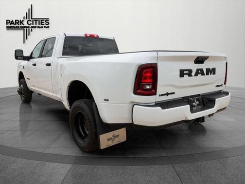 2025 RAM 3500 Lone Star Crew Cab 4x4 8' Box