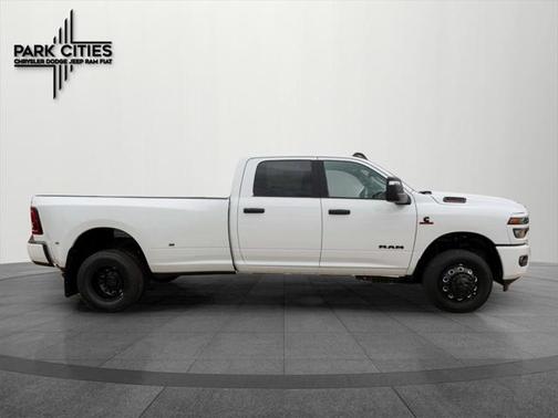 2025 RAM 3500 Lone Star Crew Cab 4x4 8' Box