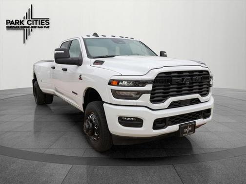 2025 RAM 3500 Lone Star Crew Cab 4x4 8' Box