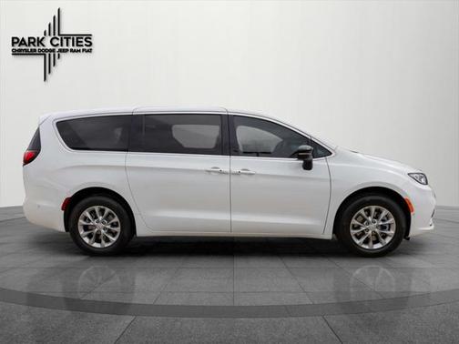 2025 Chrysler Pacifica L