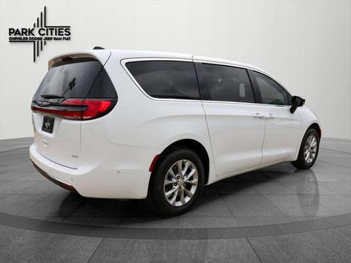 2025 Chrysler Pacifica L
