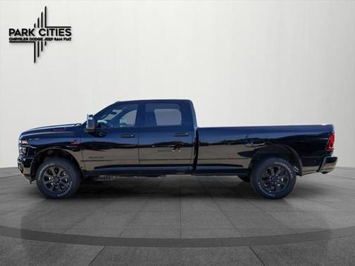 2025 RAM 3500 Lone Star Crew Cab 4x4 8' Box
