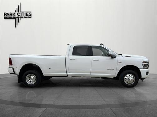 2025 RAM 3500 Laramie Crew Cab 4x4 8' Box