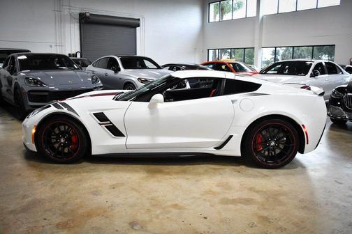 Arctic White 2019 Chevrolet Corvette Grand Sport
